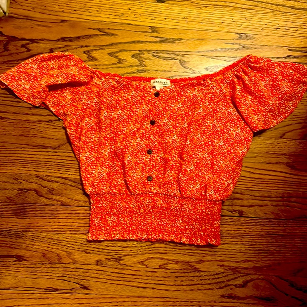 Cute orange top